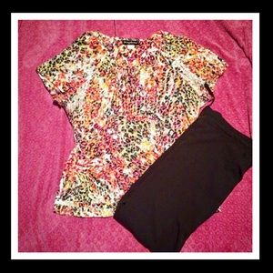 ❣️2/$20❣️ Patterned Scrub Top